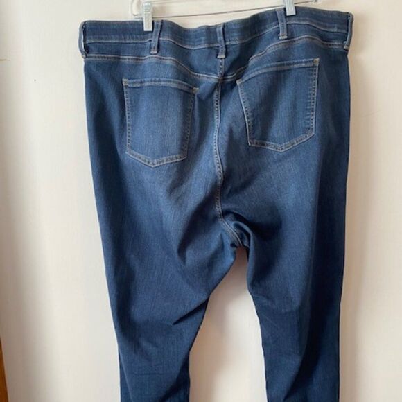 Torrid Premium Stretch 5 pocket Sky High Skinny jeans, size 26R - Picture 2 of 4